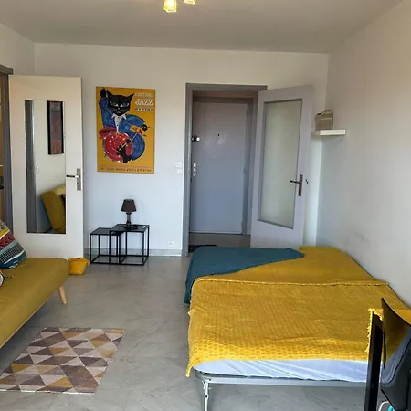 Bright Studio With Pool And View *