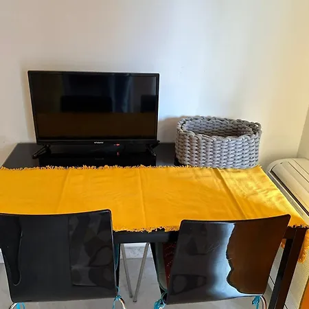Bright Studio With Pool And View 아파트 앙티브