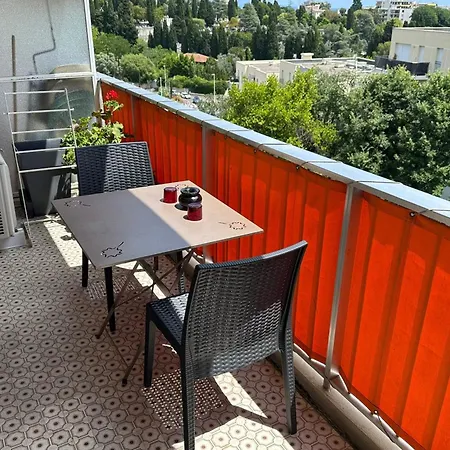 Bright Studio With Pool And View